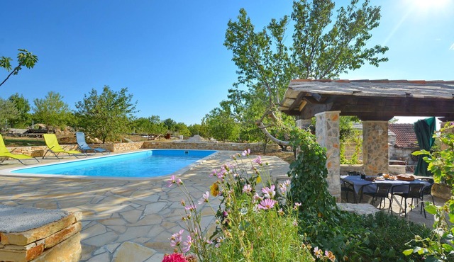 House Pavlovi dvori (87901-K1) - Gornje Biljane