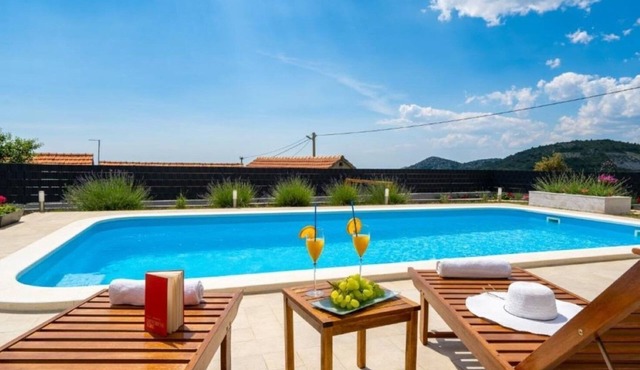 House Pax (110371-K1) - Marina