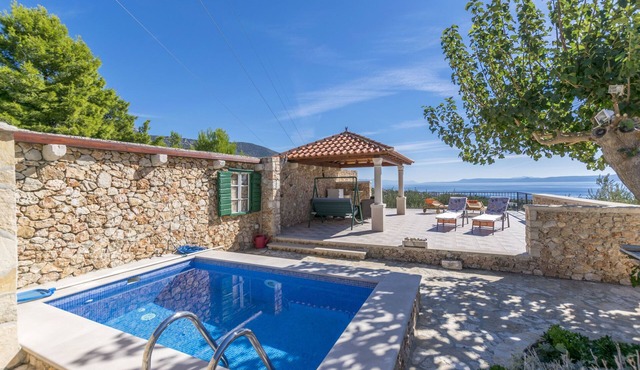 House Petric (38552-K1) - Bol - island Brac
