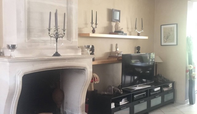 House Porte d'Orléans 7 bedrooms, 3 bathrooms 4 bedrooms and garden.