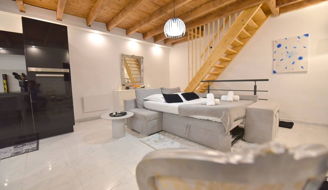 House private parking + wifi