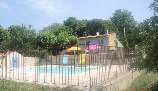 House, private pool, at the foot of Mont Ventoux between Sault and Monieux