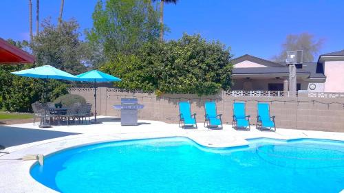 House & Private Pool, Fast Wifi, Great Location!