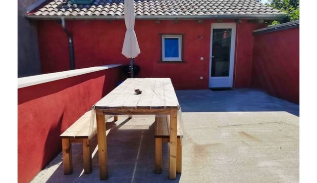 House, quiet, garden and private terrace