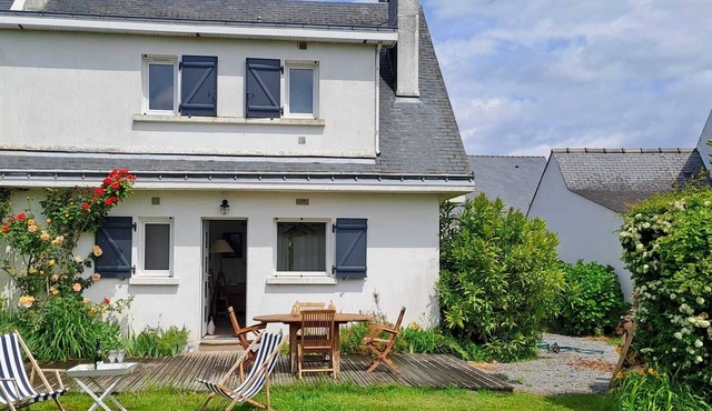 House Quimiac 6 persons quiet close to shops 300 meters from the beach