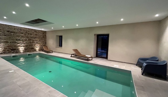 House-Romantic-Ensuite-Pool View