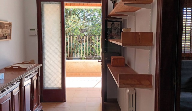 House Rural Tourism very close to Lleida, Swimming pool all year round. Barbecue.