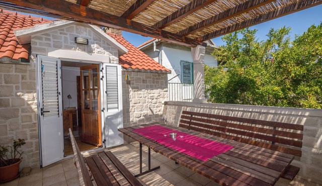 House Sanda (40761-K1) - Kastel Novi