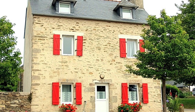 House sea view Le CONQUET- Pointe St MATHIEU facing Ouessant island Molène 500m beach