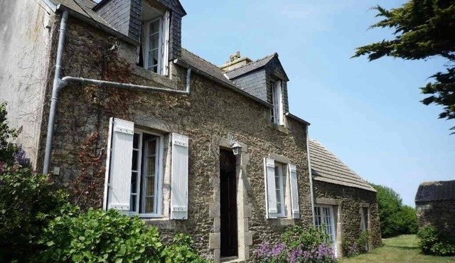 House, separate garden, very close to beach, Plouguerneau