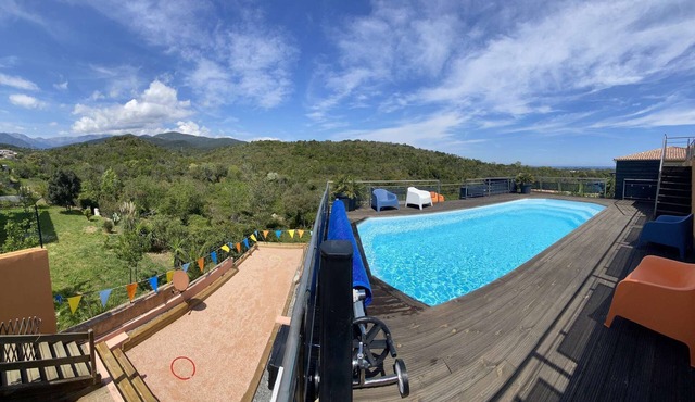 House sleeps 10 overlooking the Corsica mountains