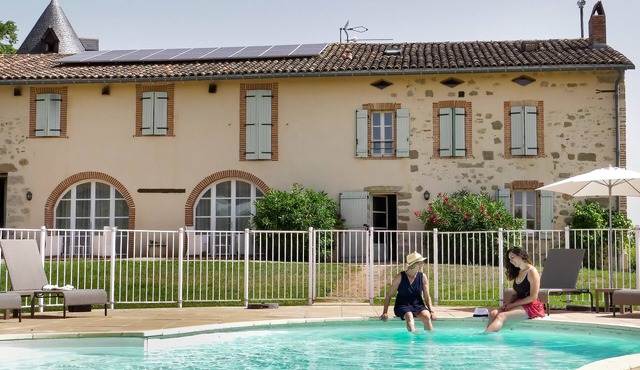 House sleeps 27 with pool and jacuzzi