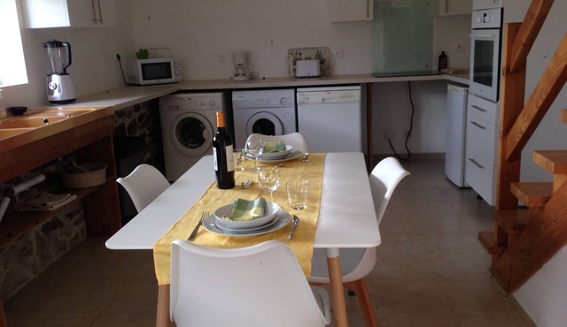 House - Sleeps 4 with Log Burner & Pet Friendly