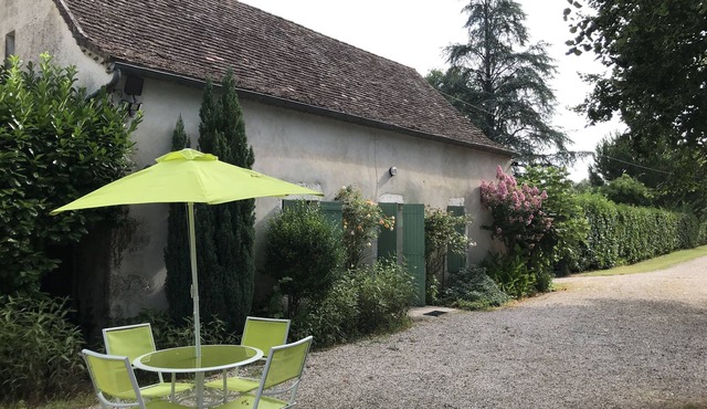 House sleeps 5 in a hamlet, near river, in Perigord
