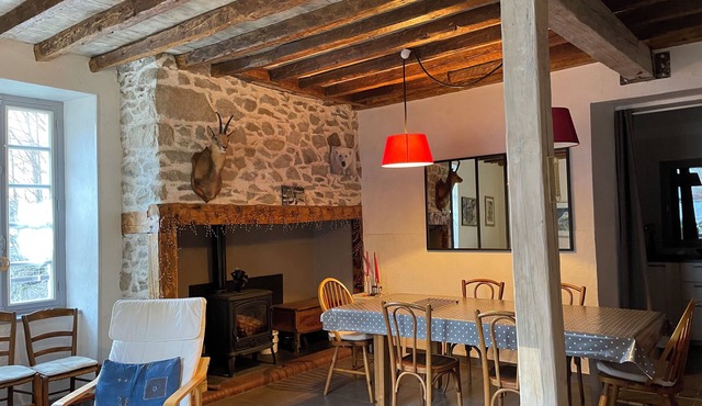 House sleeps 6, 5 minutes to 10 minutes walk from the thermal baths and cable cars,