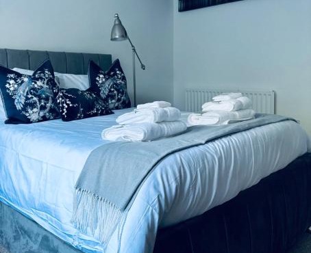 House - Sleeps 6 Hot-tub & Free Parking