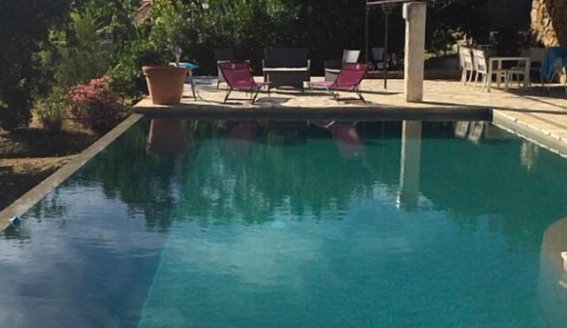 House sleeps 6 possibility8 in exceptionally quiet south-facing location