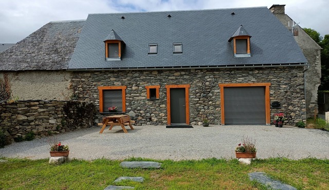 House sleeps 8 2 min from Saint Lary Soulan