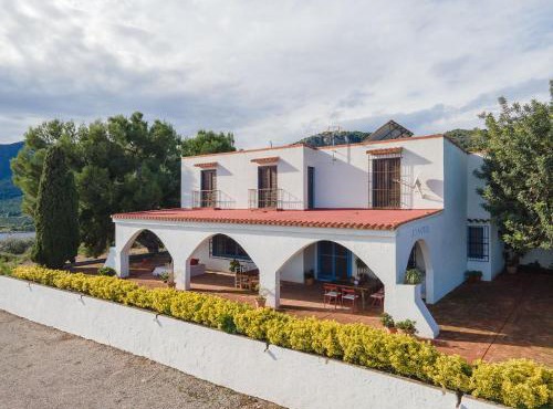 House -Sleeps 8-Natural Pool-Pet Friendly