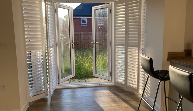 House-sleeps 8-parking-garden