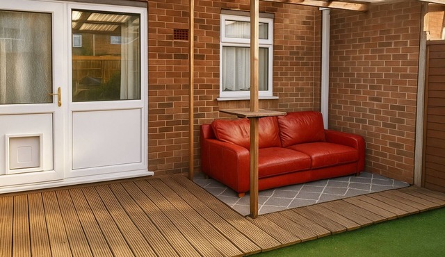 House - Sleeps 9 - Garden - Pet Friendly - Parking