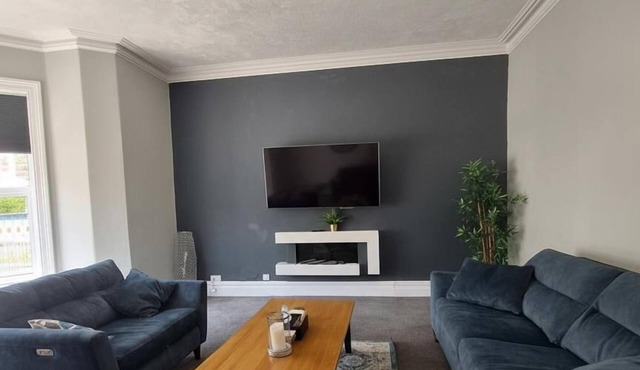 House - Sleeps upto 20 people