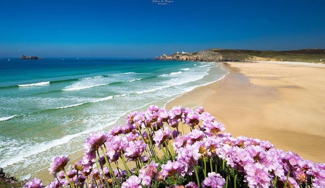 House standing breathtaking view of the sea, beach walk in 5 minutes, internet