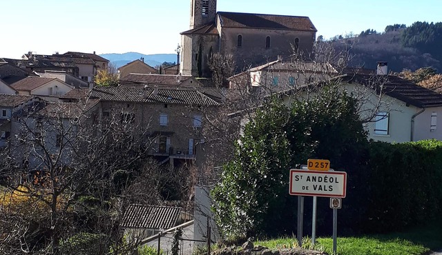 House surrounded by a calm and peaceful village in the park Monts d'Ardèche.