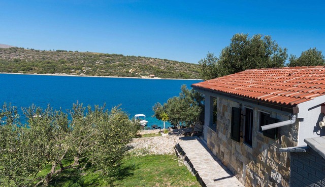 House SVETA FUMIJA 2-beachfront, with private boat