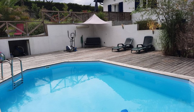 HOUSE/SWIMMING POOL AT 10 MN OF BIARRITZ AND 5 MN OF BAYONNE