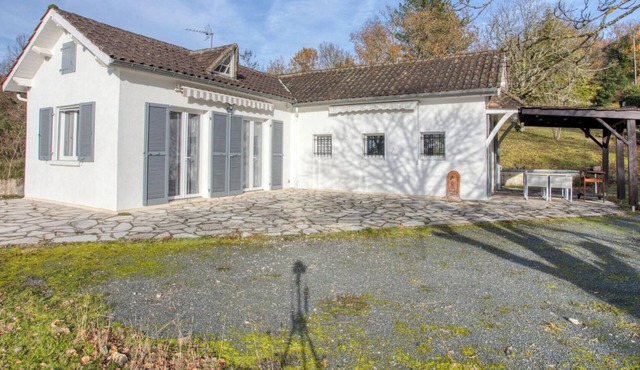 House, swimming pool, large garden, quiet, Carlux