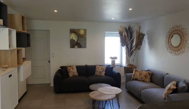 House Townhouse with terrace and enclosed garden near town center