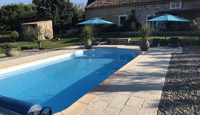 HOUSE TYPE MAS PROVENCAL, 15 PEOPLE