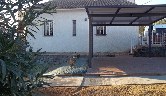 House up to 6 people with large garden