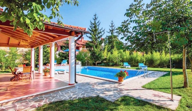 House Valmonida