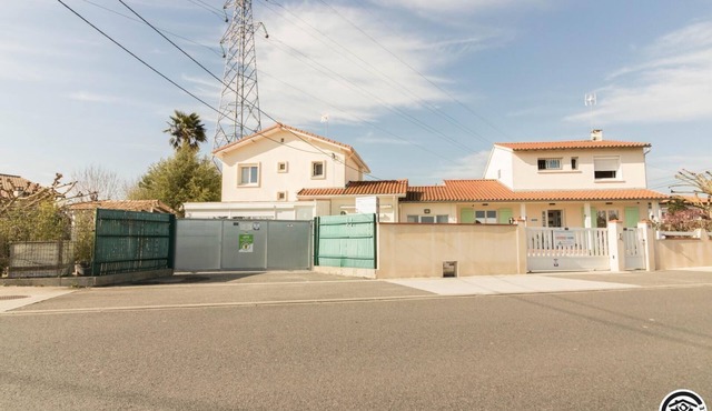 House Venitia 14 persons