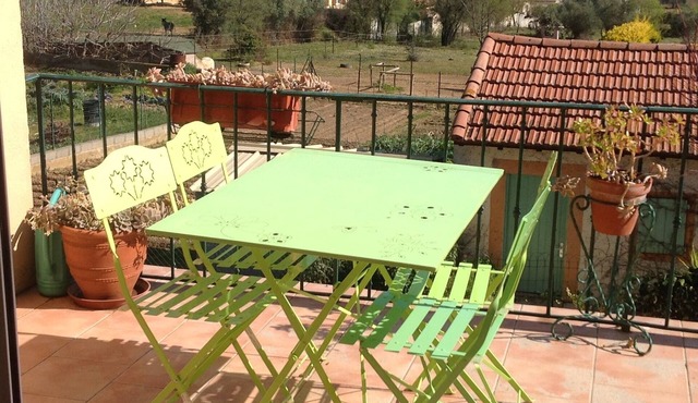 House Vigneronne charming labeled 3 cl stunning views in medieval village