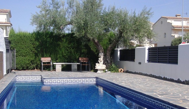 House / Villa - L´ampollaLuxury ApartmentHouse with garden