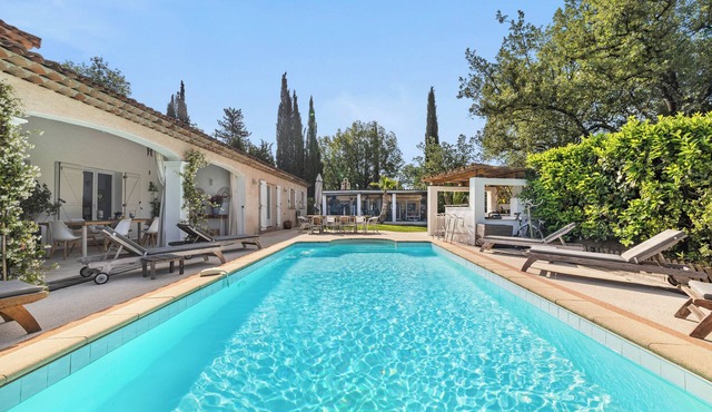 house/villa - MONTAUROUXHouse with garden