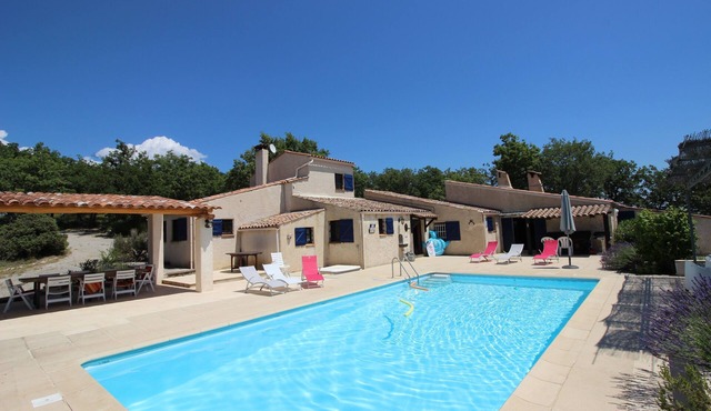 House/Villa - Pierrerue House with character