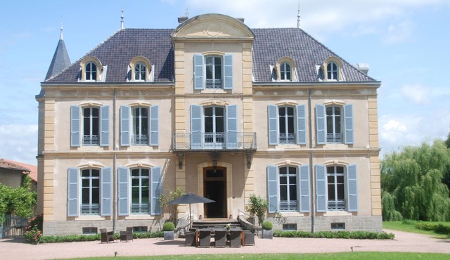 House / Villa - with Swimmingpool 12 people La Pacaudiere