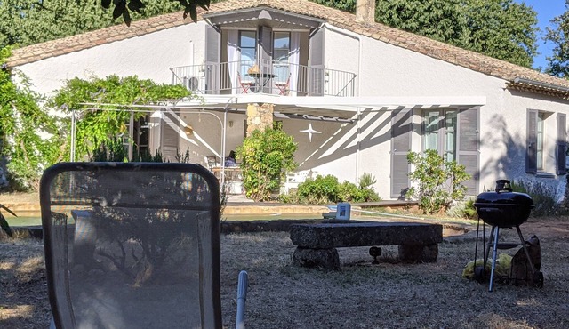 House with garden and swimming pool. Near Uzès