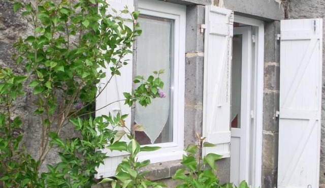House with garden in Volcanoes Park