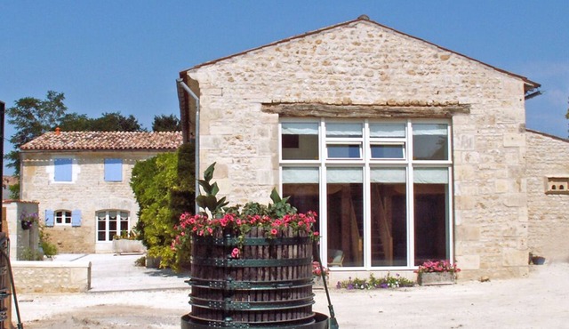 House with swimming pool ideal for families with children