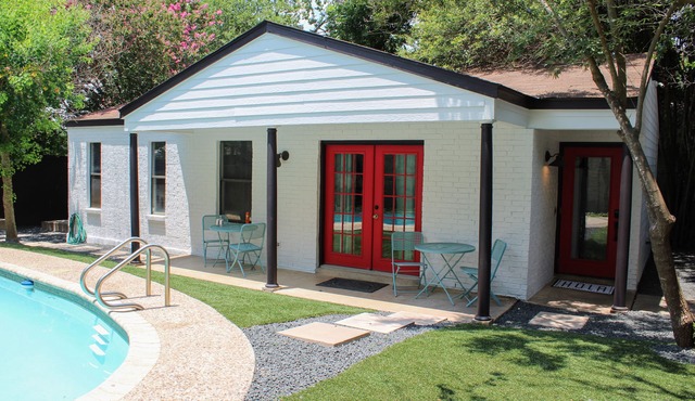 House w/Private Heated Pool; walk to zoo & museums close to downtown