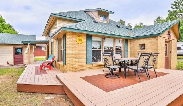 House w/Wi-Fi, Fire Pit, Trailer Parking, W/D