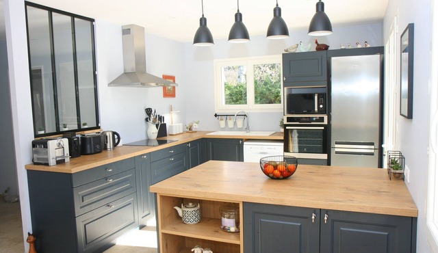 House with garden in Provencal village 20 min from Avignon