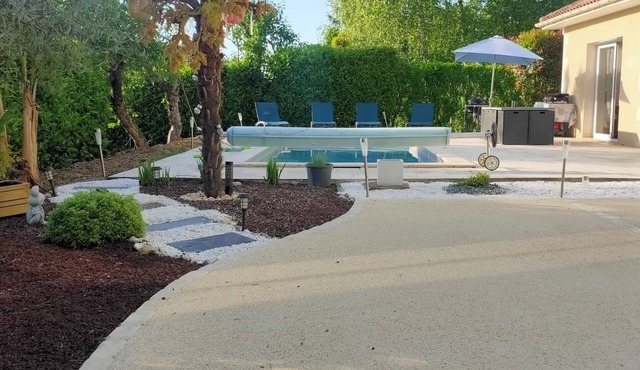 House with pool and spa for a rejuvenating vacation in the Périgord