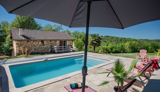 House with private pool in the countryside