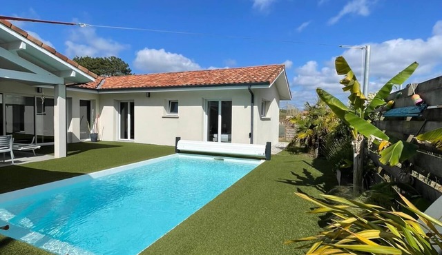 HOUSE WITH HEATED POOL 5 M FROM THE OCEAN, THE VILLAGE AND THE MARINE LAKE